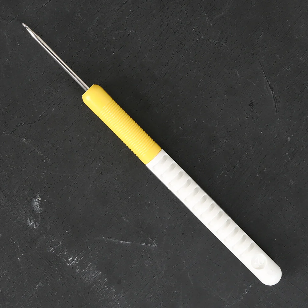 Addi 2.5 mm 15 cm Crochet Hooks with Plastic Handle - 148-7 - Image 2