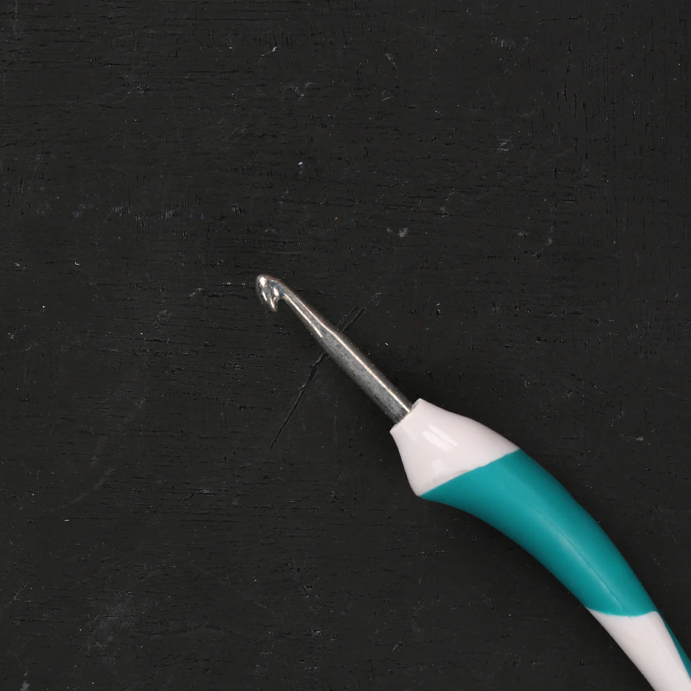 Addi Swing 3.75mm 16cm Crochet Hook with Ergonomic Handle - 140-7 - Image 3
