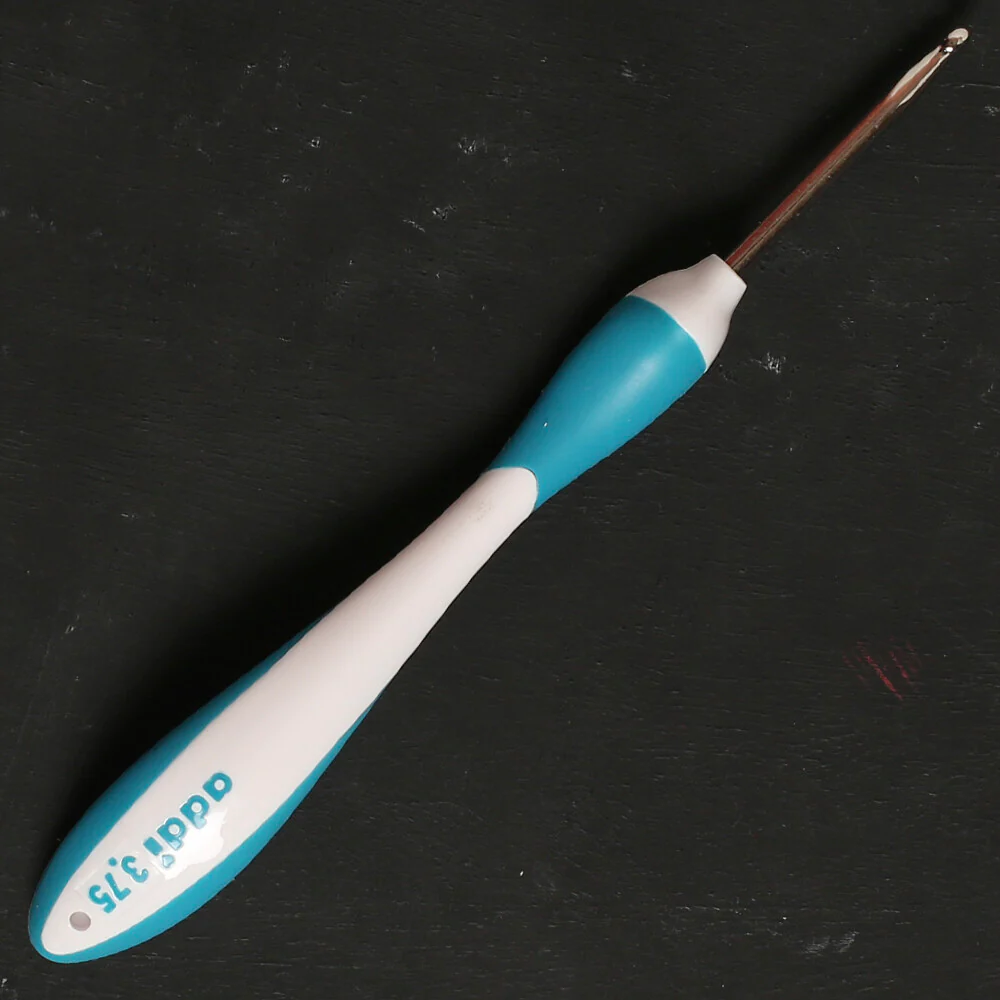 Addi Swing Maxi 3.75 mm 17 cm Ergonomic Crochet Hook, Turquoise - 141-7 - Image 2