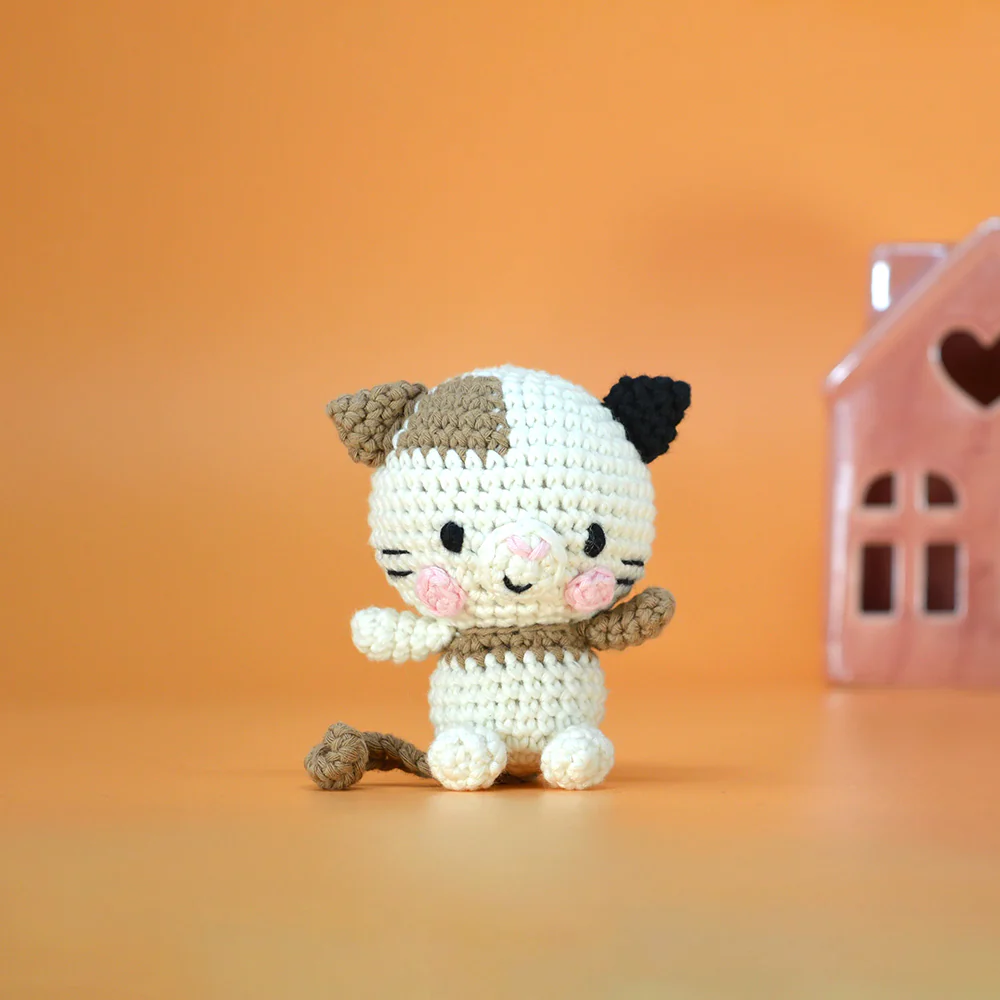 Hello Adorable Amigurumi Kit - Charlie The Cat - HC974 - Image 2