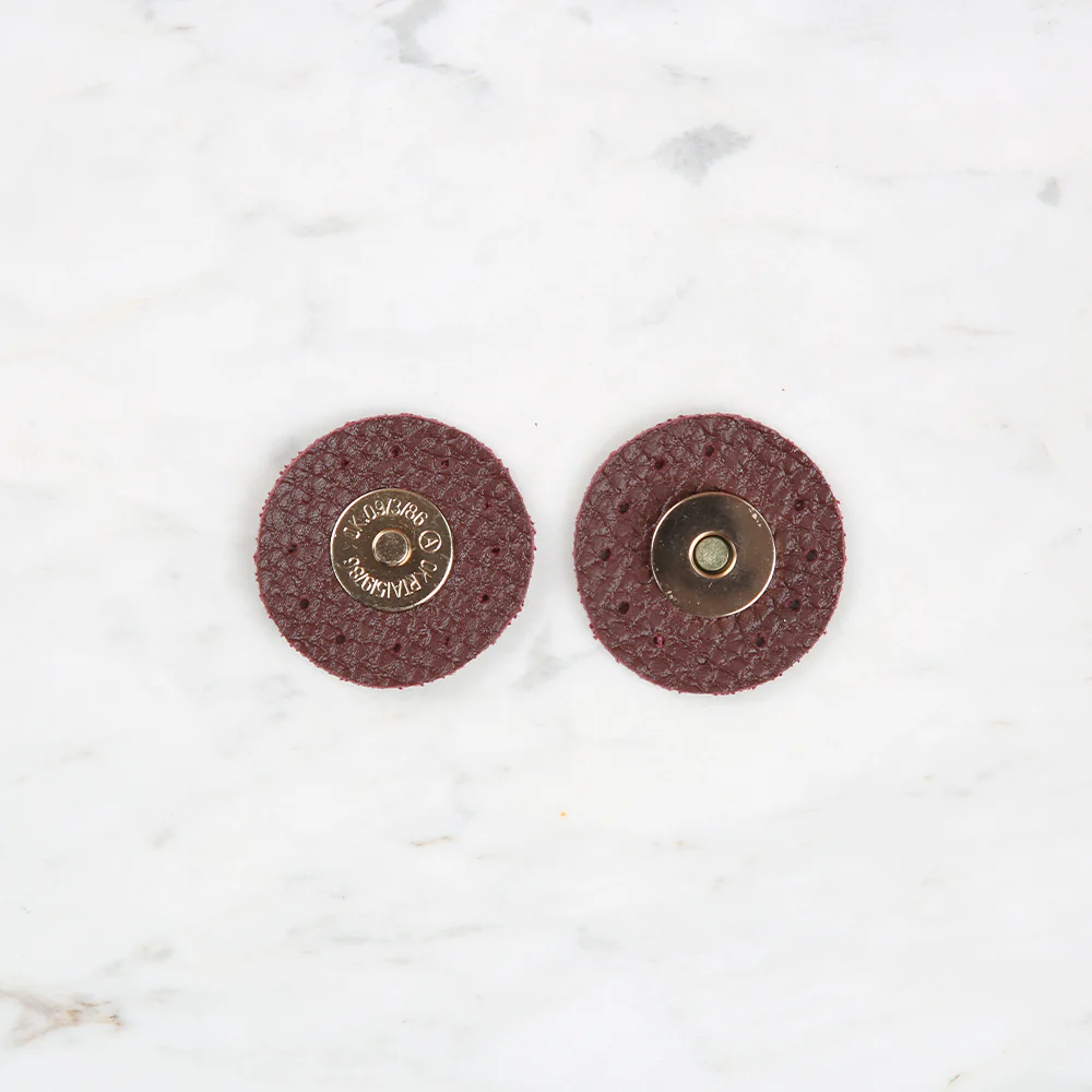 Knitme Round Magnet 4x4 cm Claret Red BA-0059