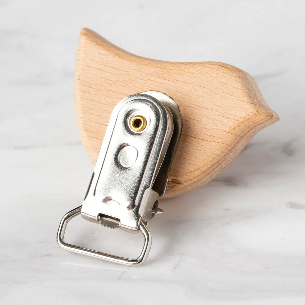 Loren Bird Shaped Wooden Pacifier Clip - Image 2