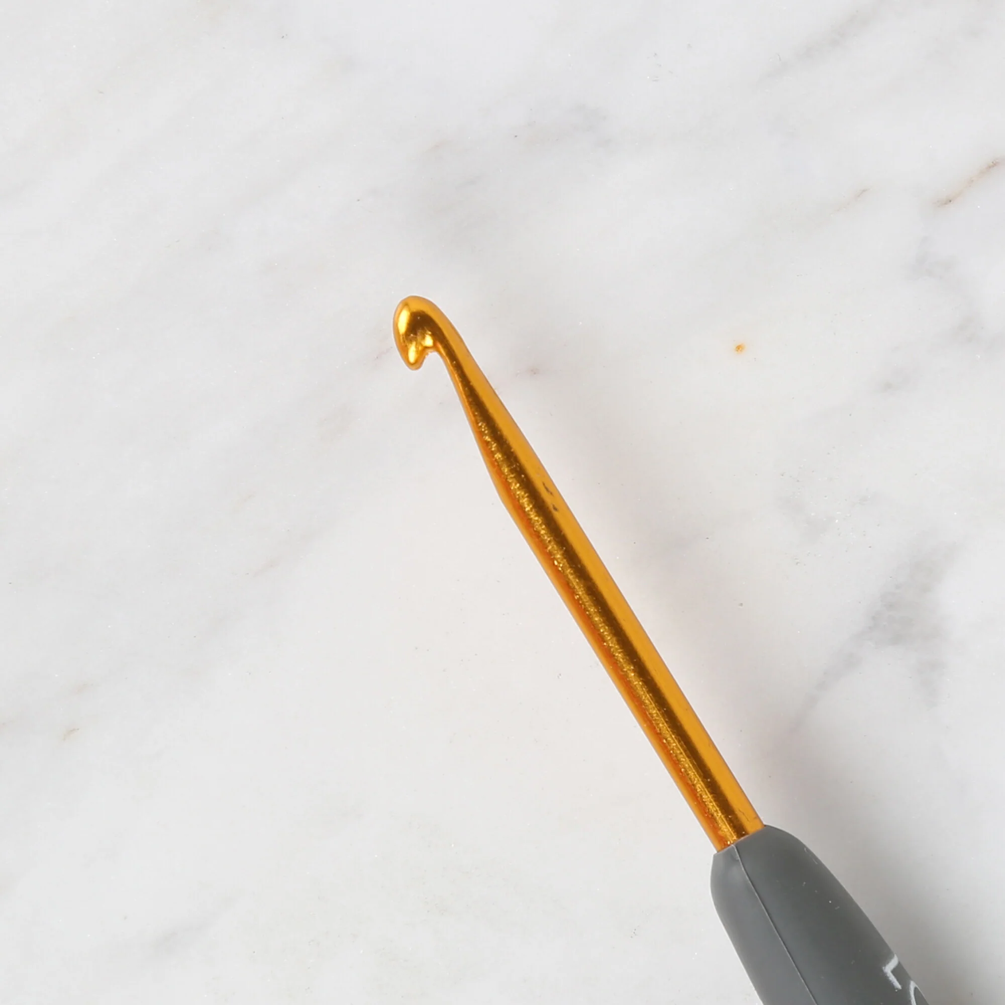 Loren Crafts Golden Tip Soft Handle Wool Crochet Hook LRN - 041 4 mm - Image 3