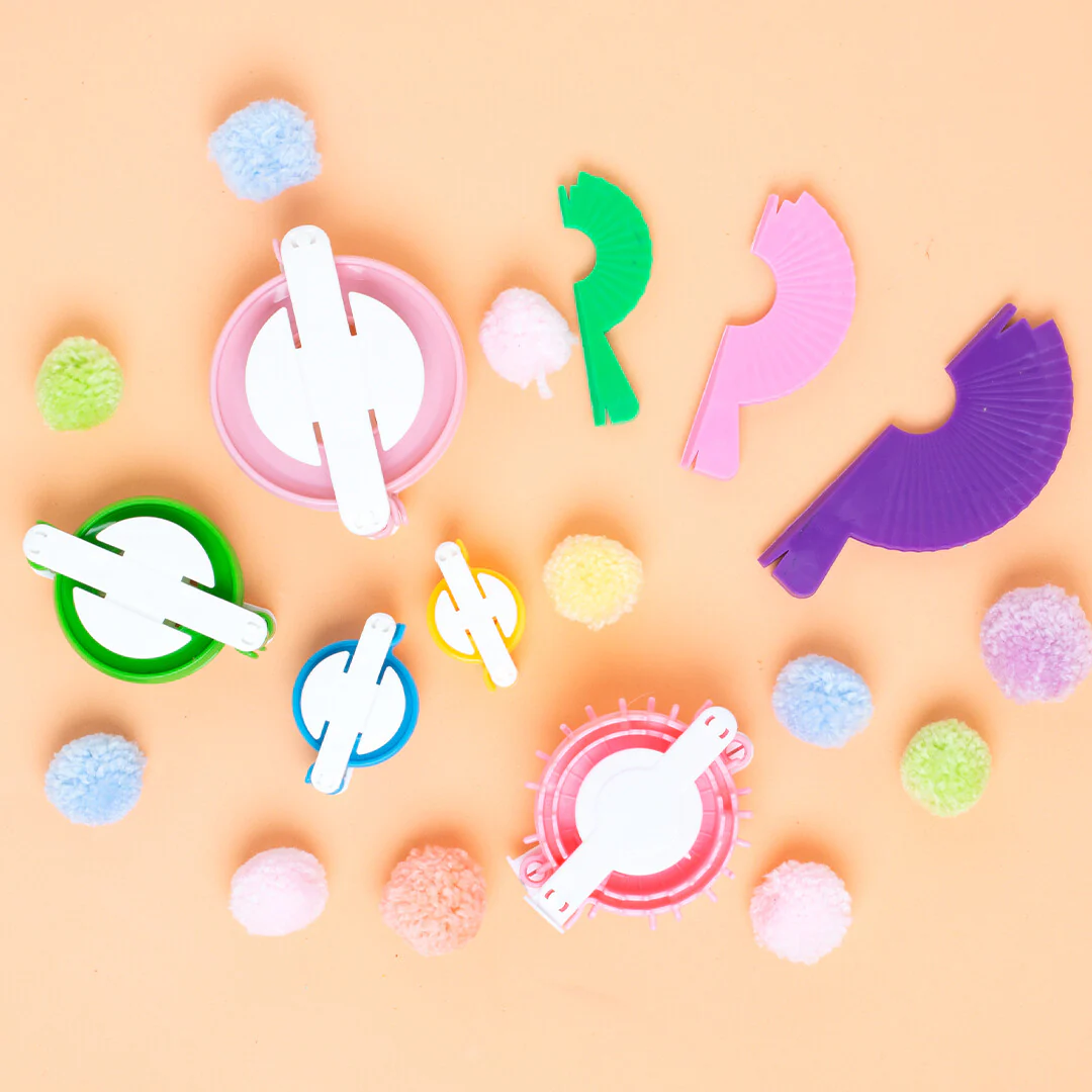 Loren Pom Pom Maker in 4 - Image 3