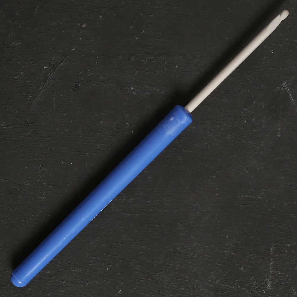 Pony 3 mm 14 cm Plastic Handled Crochet Hook, Blue - 46603 - Image 2