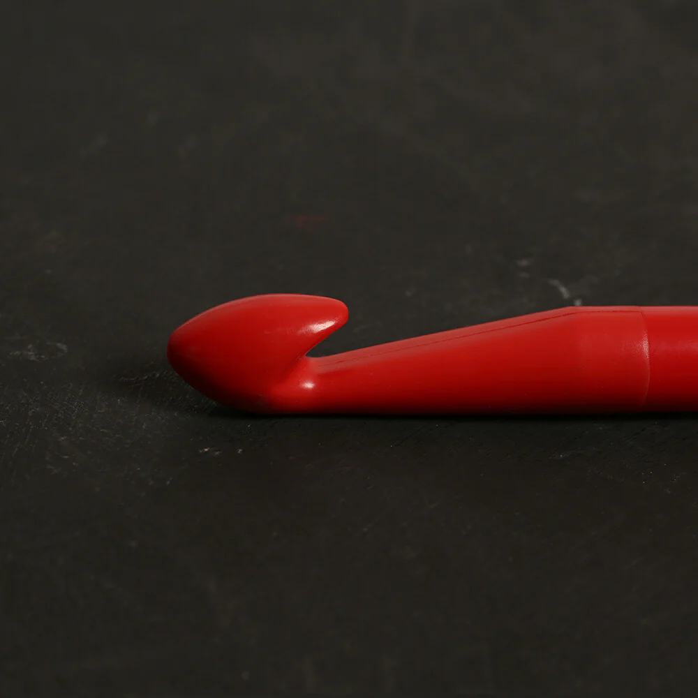 Pony Colour 20 mm 20 cm Plastic Crochet Hook, Red - 44372 - Image 3