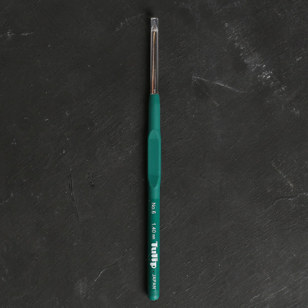Tulip 1.40mm-No.6 Crochet Hook with Soft Handle, 14 cm, Green - T-9GE