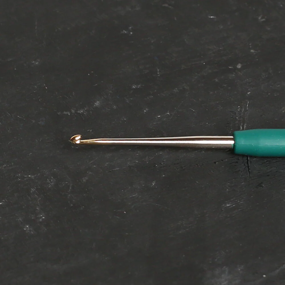 Tulip 1.40mm-No.6 Crochet Hook with Soft Handle, 14 cm, Green - T-9GE - Image 2