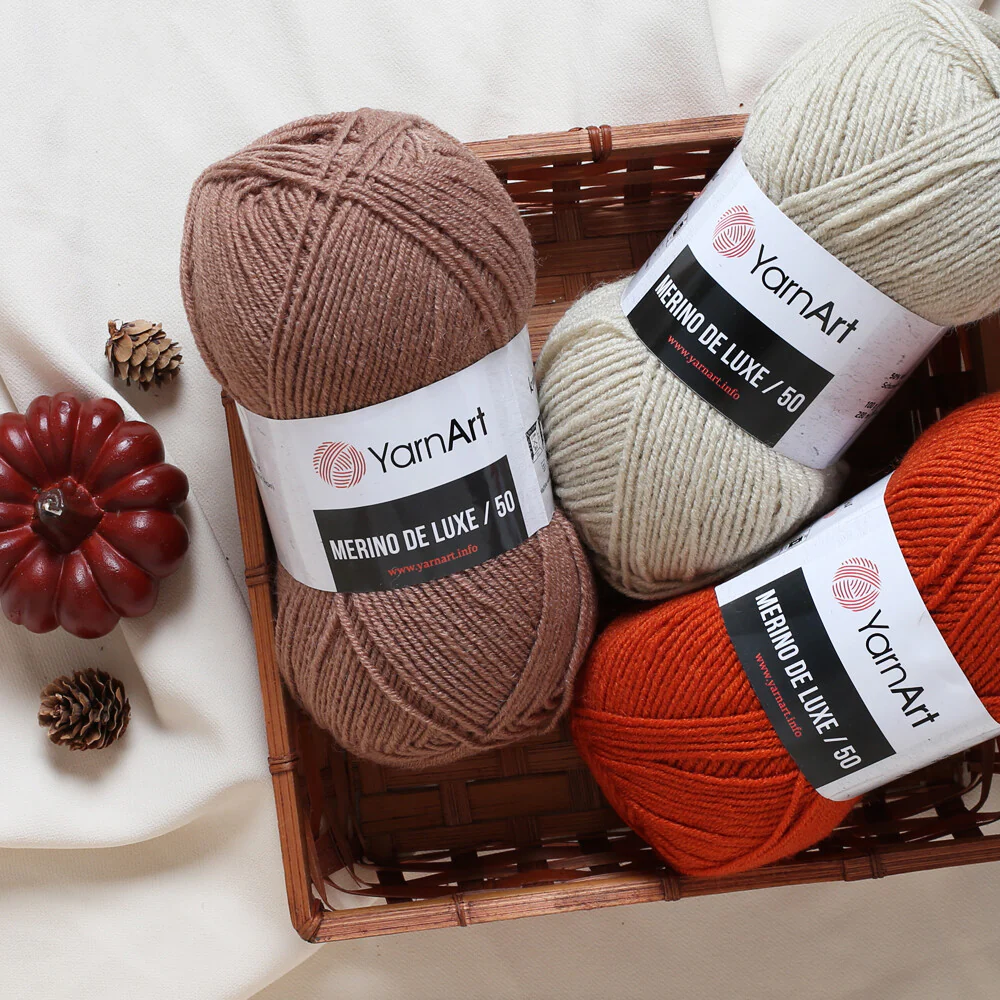 Yarnart Merino de Luxe / 50 Yarn, Dusty Pink - 560 - Image 3